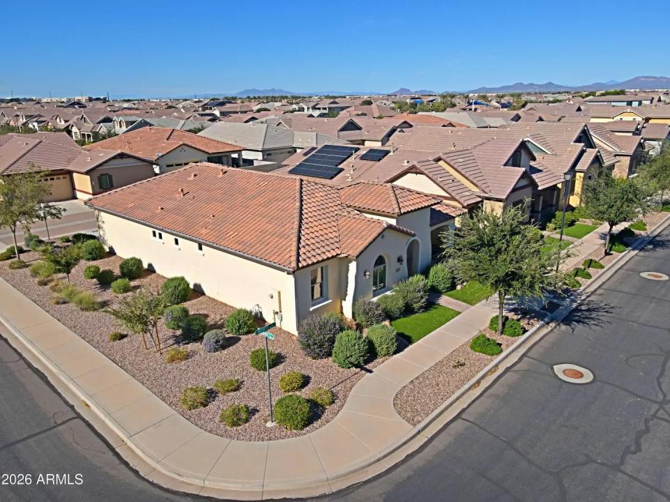 Real Estate Picture 50