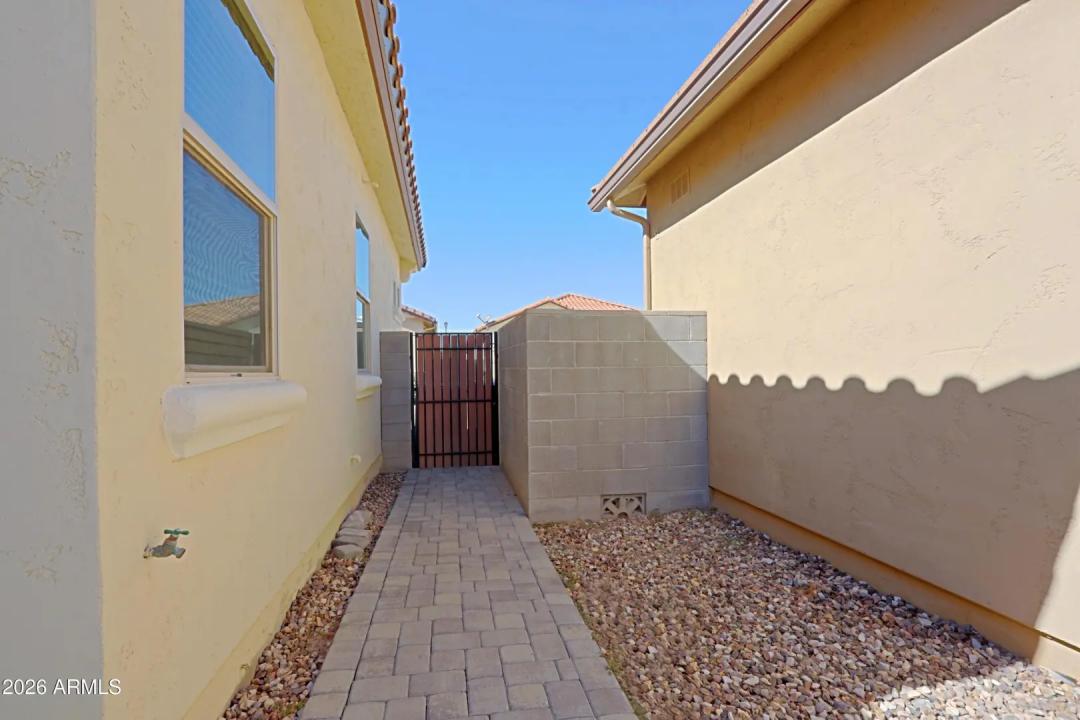 Real Estate Picture 43