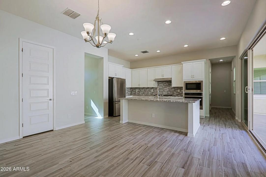 Real Estate Picture 14
