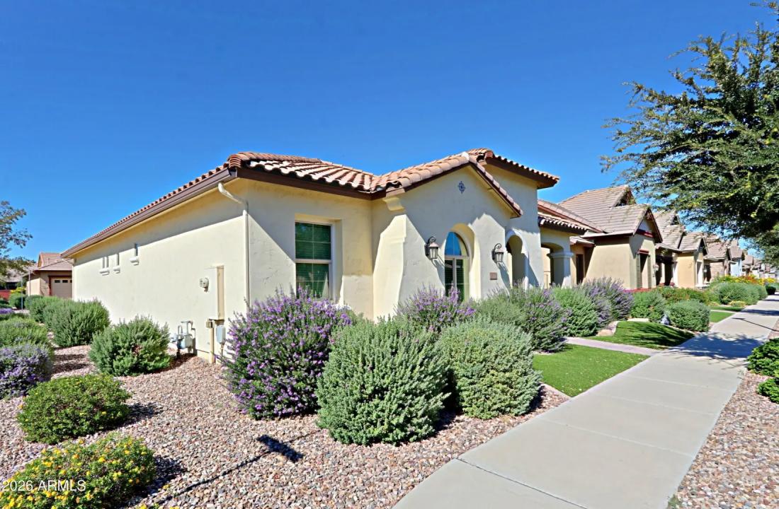 Real Estate Picture 3