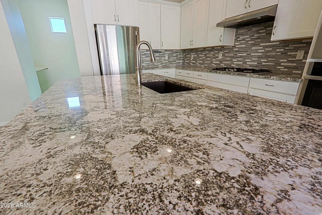 Real Estate Picture 11