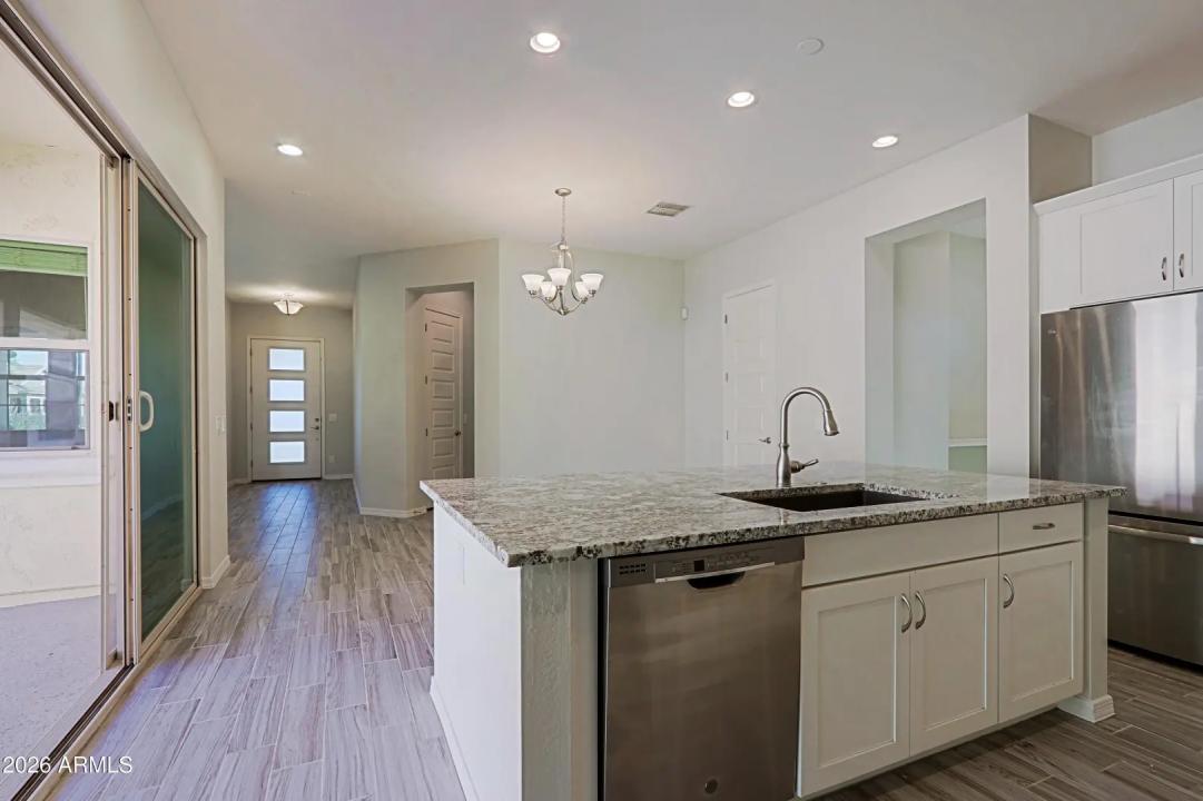 Real Estate Picture 12