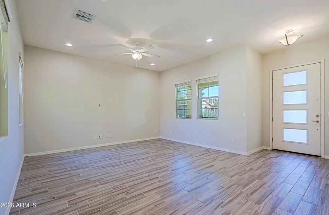 Real Estate Picture 17