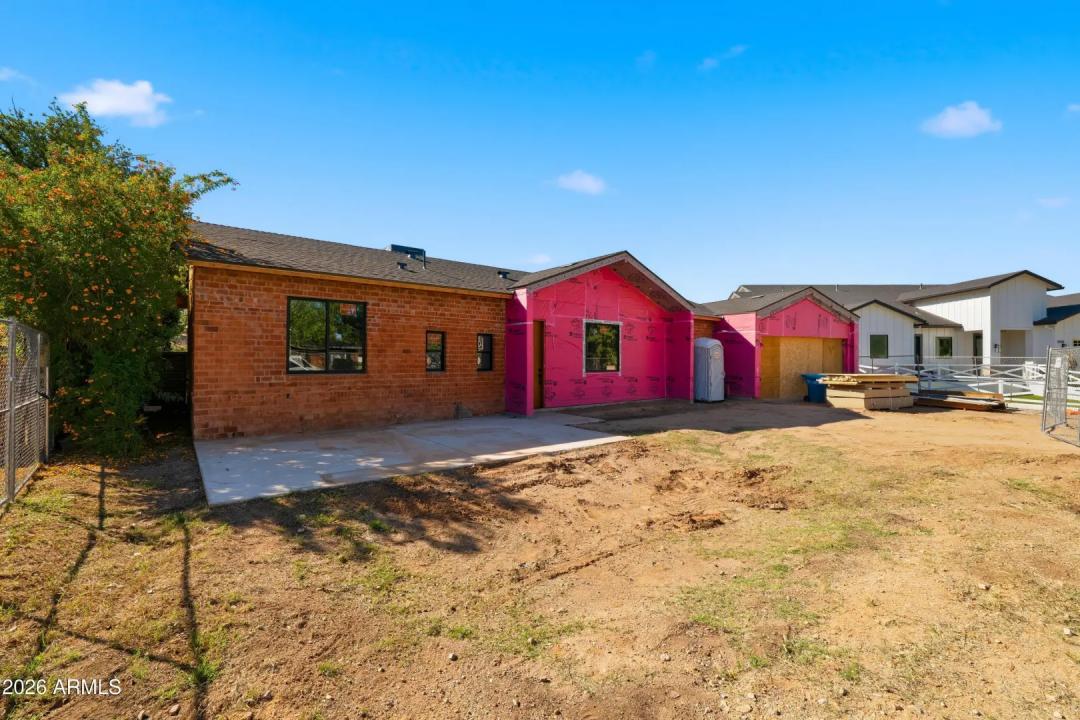 Real Estate Picture 3
