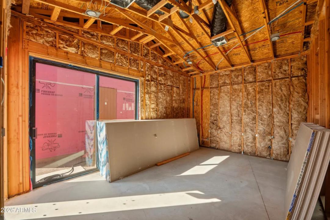 Real Estate Picture 7