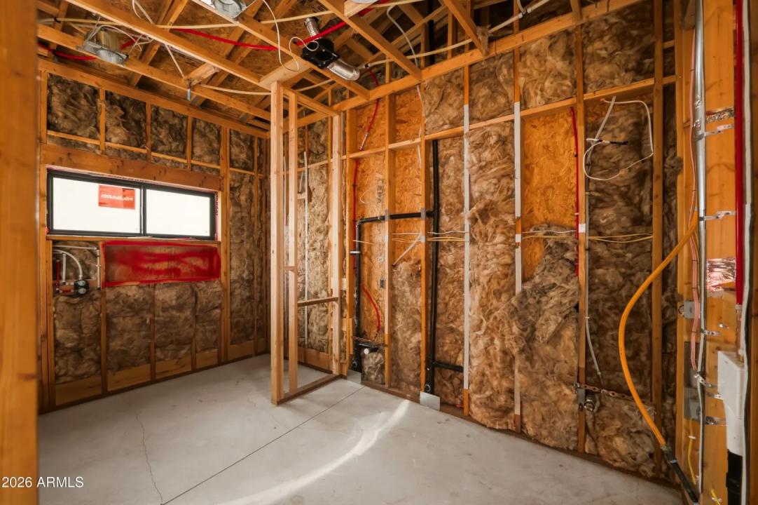 Real Estate Picture 8