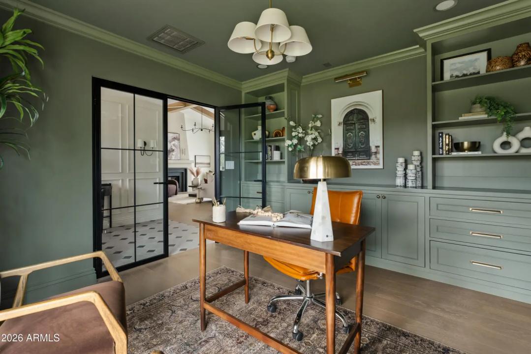 Real Estate Picture 11