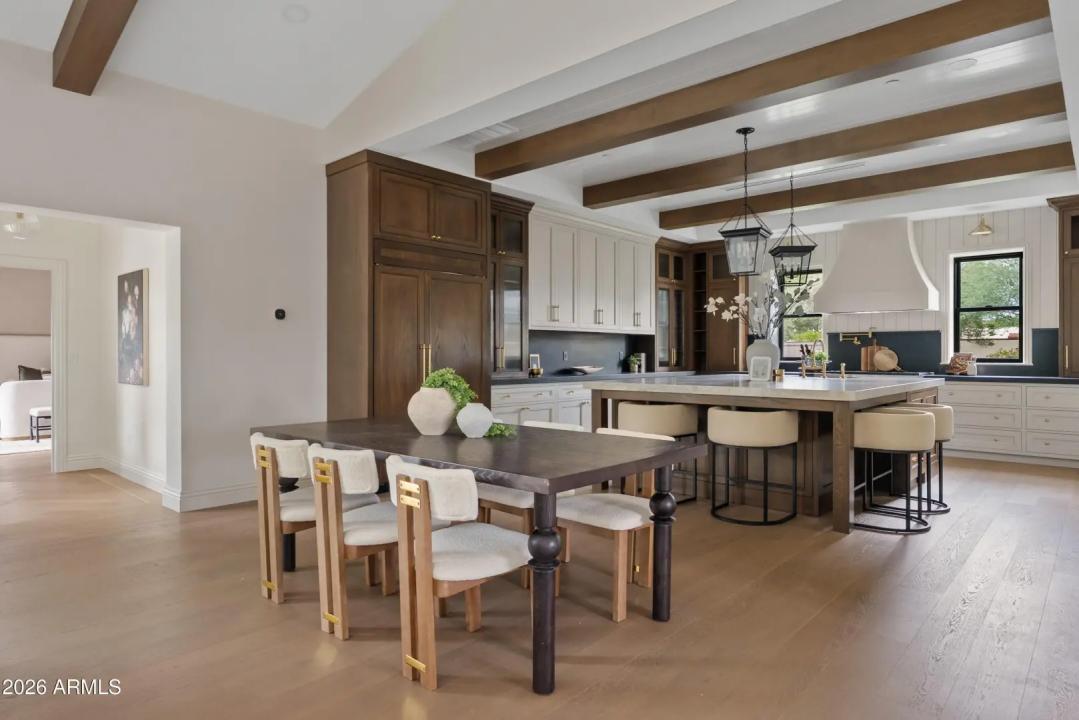 Real Estate Picture 6
