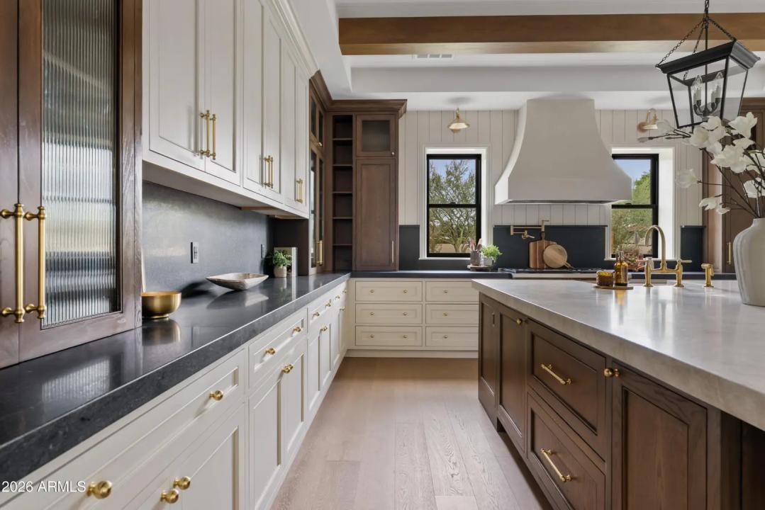 Real Estate Picture 13