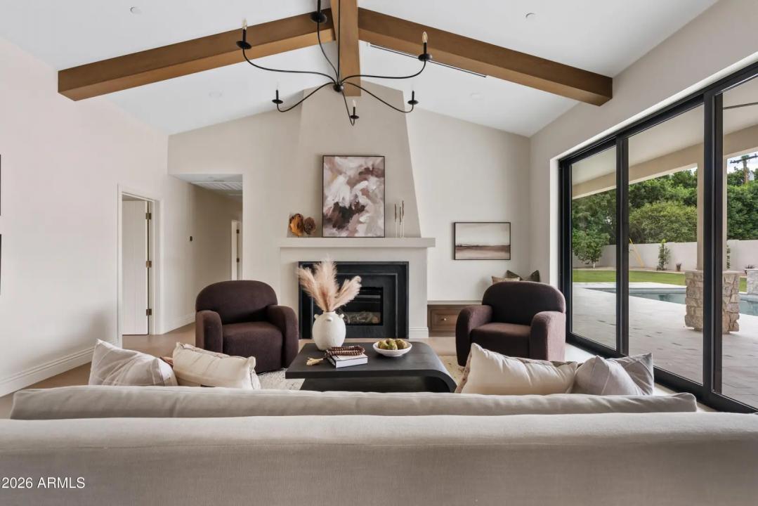 Real Estate Picture 18