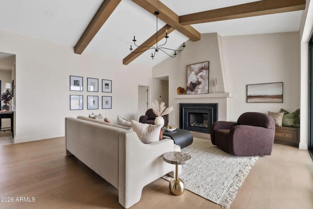 Real Estate Picture 19