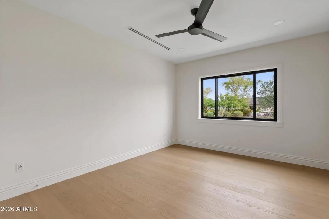 Real Estate Picture 37