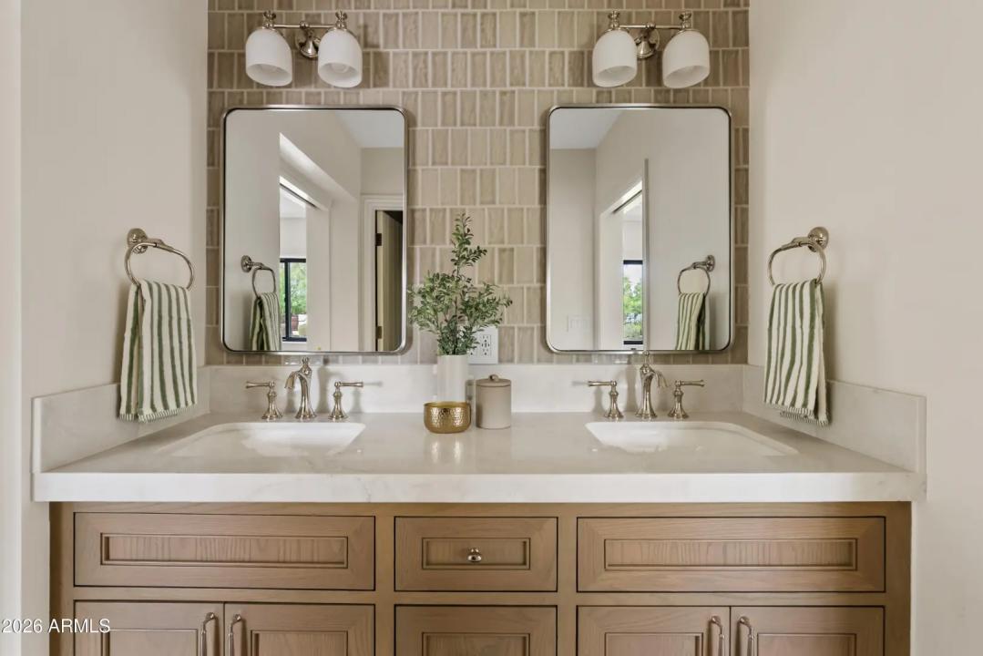 Real Estate Picture 39