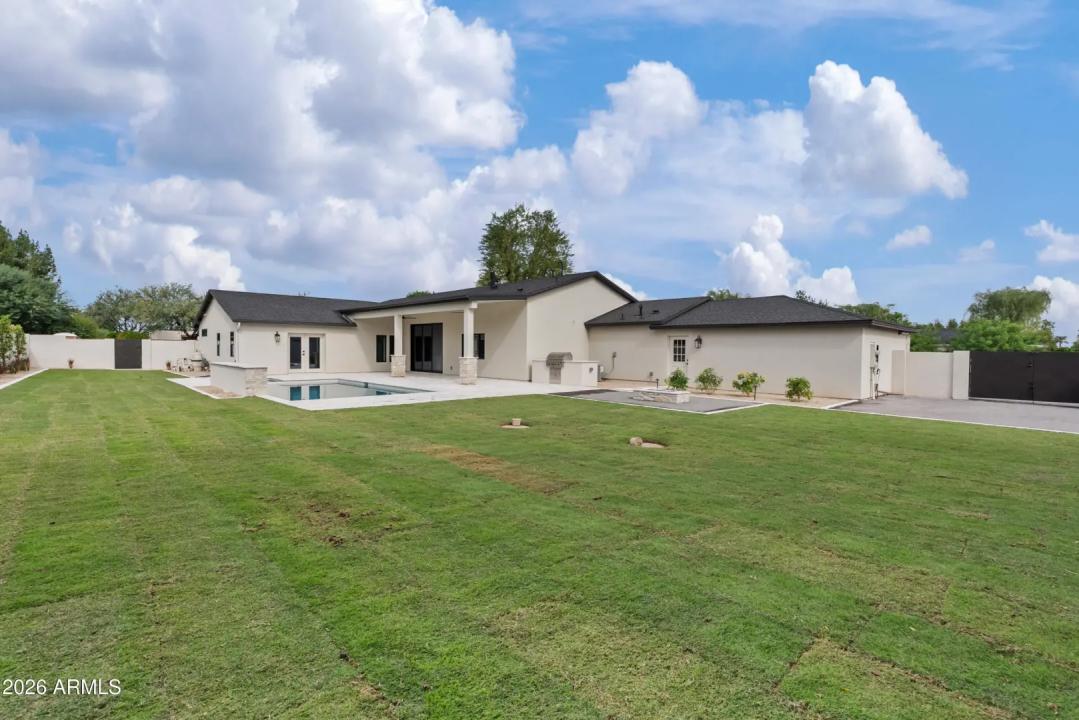 Real Estate Picture 32