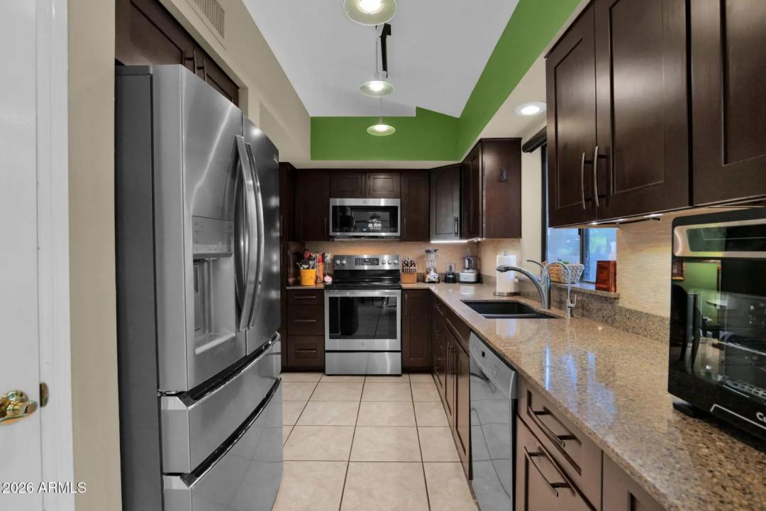 Real Estate Picture 23