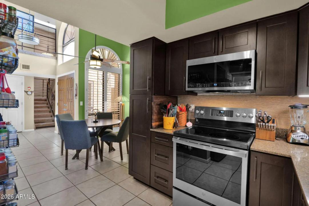 Real Estate Picture 22