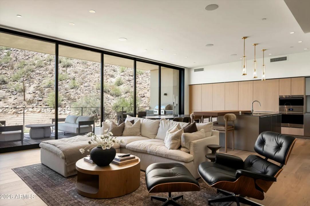 Real Estate Picture 5