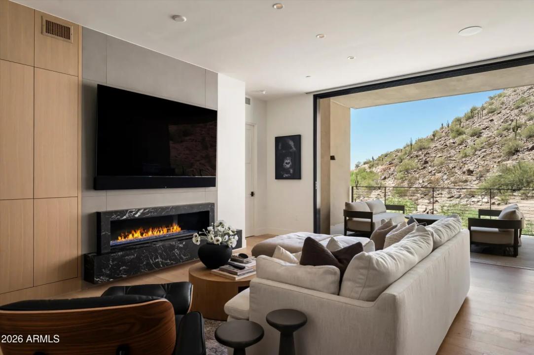 Real Estate Picture 6
