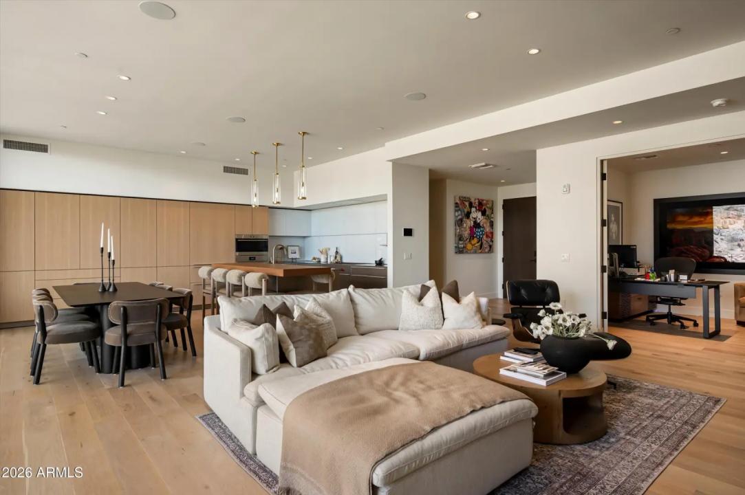 Real Estate Picture 9