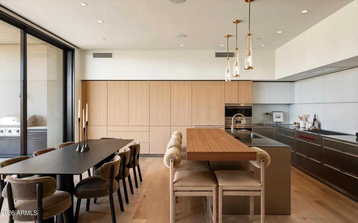 Real Estate Picture 10