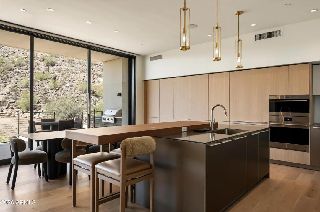 Real Estate Picture 12