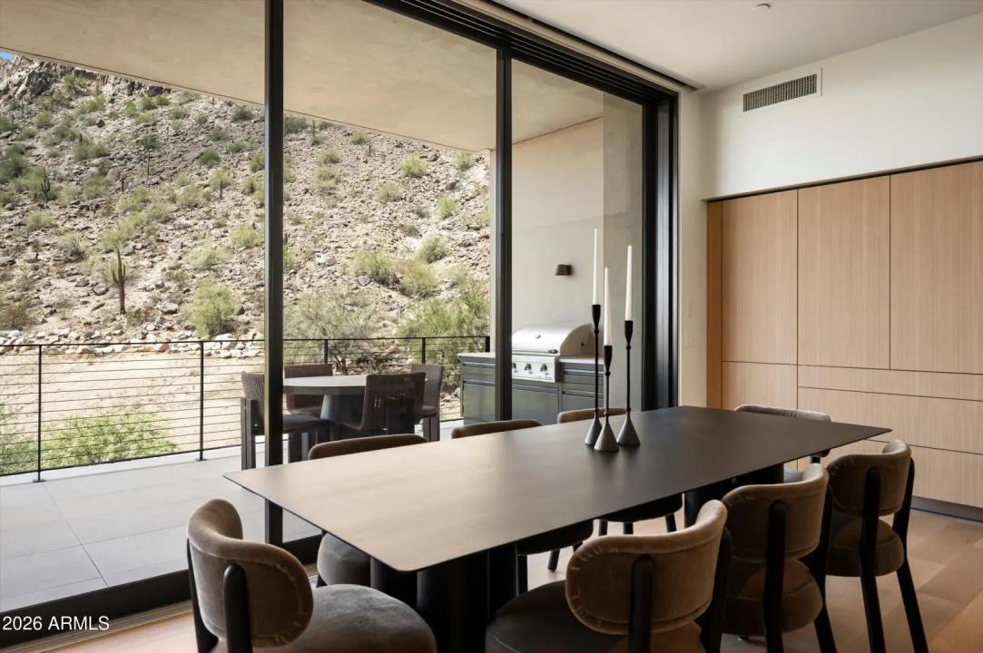 Real Estate Picture 11