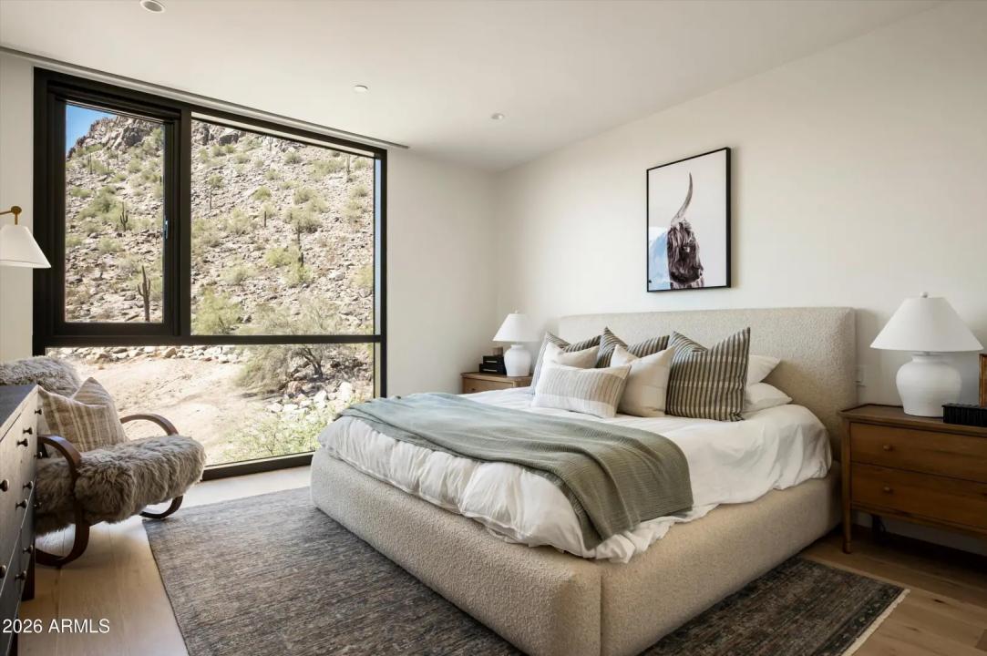 Real Estate Picture 23