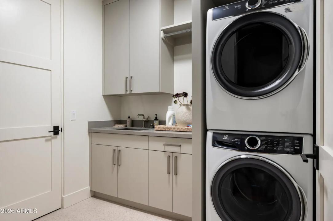 Real Estate Picture 29