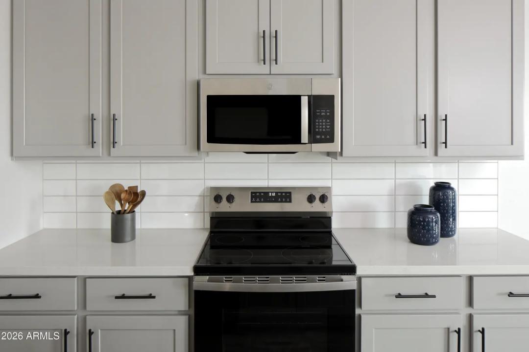 Real Estate Picture 5